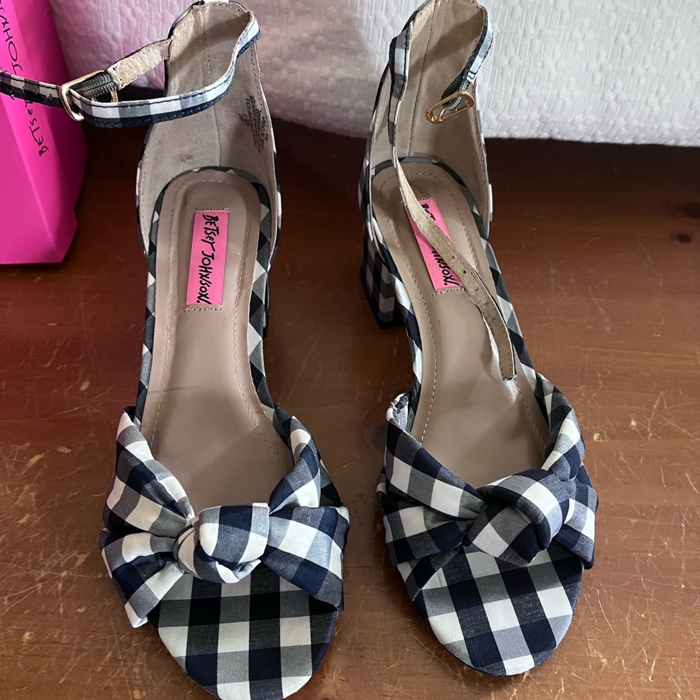 Betsey Johnson Women's Black and White Checkered Heels - Picture 2 of 5
